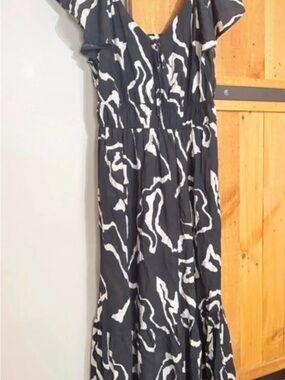 Nine West Black and White Striped Detail Maxi